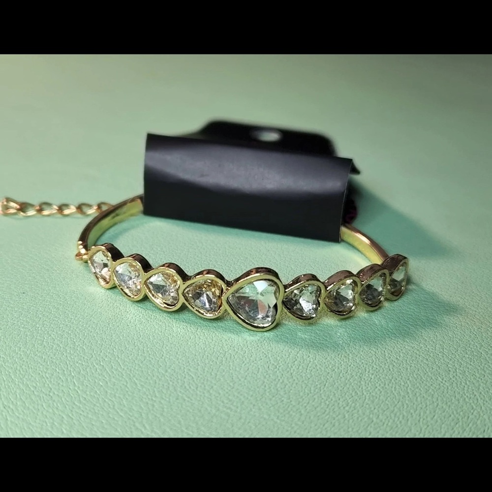 Gold heart bracelet